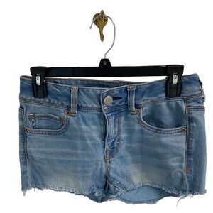 American Eagle Outfitters Ladies Kick Boots Light‎ Wash Raw Hem Denim Shorts 4R
